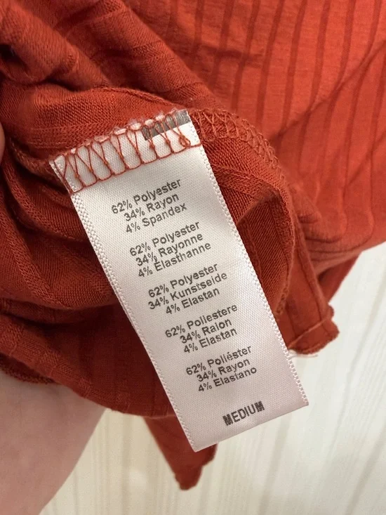 UO Burnt Sienna Rust Ribbed Knit V-Neck Tee - Picture 6 of 6